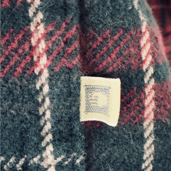 Cabela’s Men’s Roughneck Heavy Weight Button Up Flannel Black & Burgundy.   2XL - Picture 6 of 9